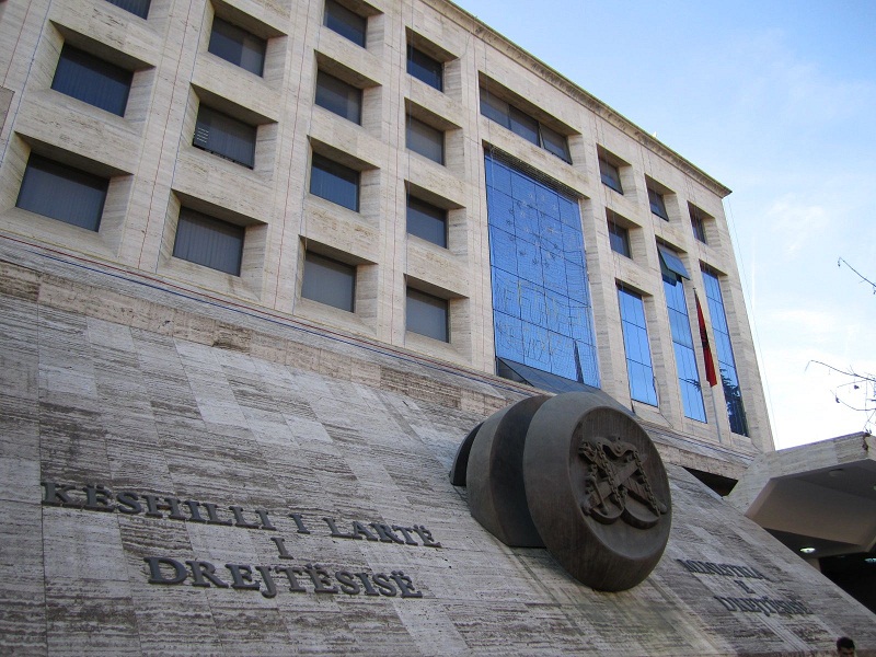 AFERA SEKSUALE/ KLD shkarkon Kryegjyqtarin e Gjirokastrës