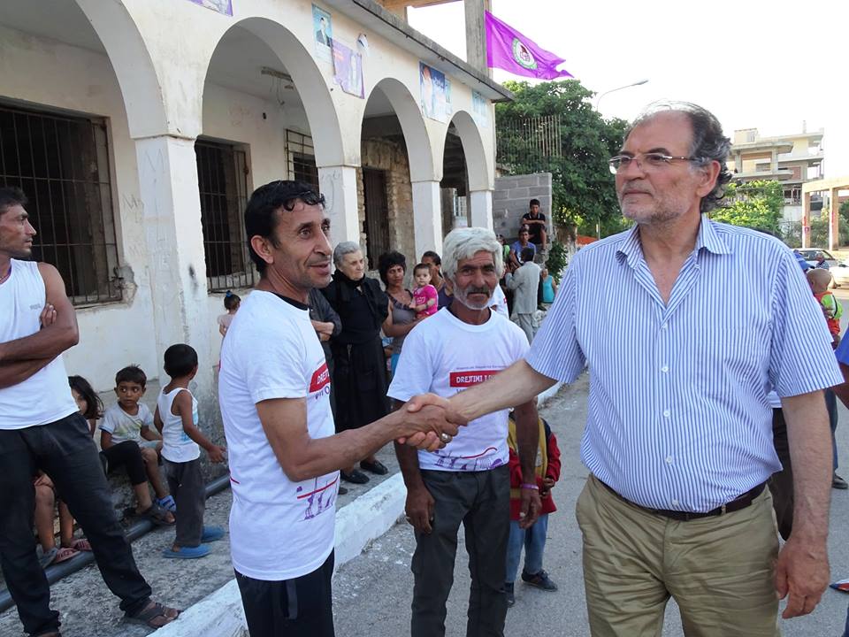 FOTO/Koço Kokëdhima, sjellje të çuditshme në Çukë