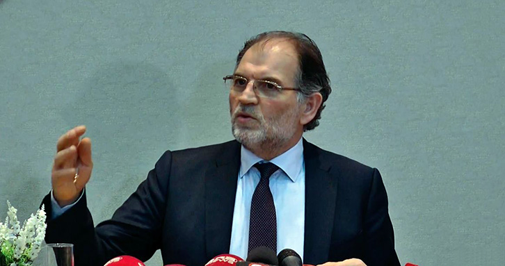 Situata politike, Kokëdhima takon edhe Gjinushin