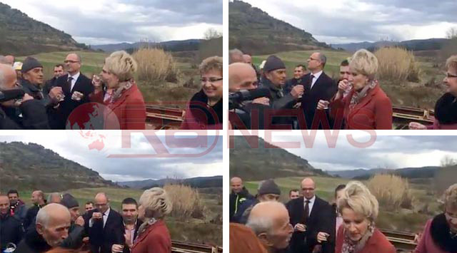 VIDEO/ Mimi Kodheli dolli me një gotë raki