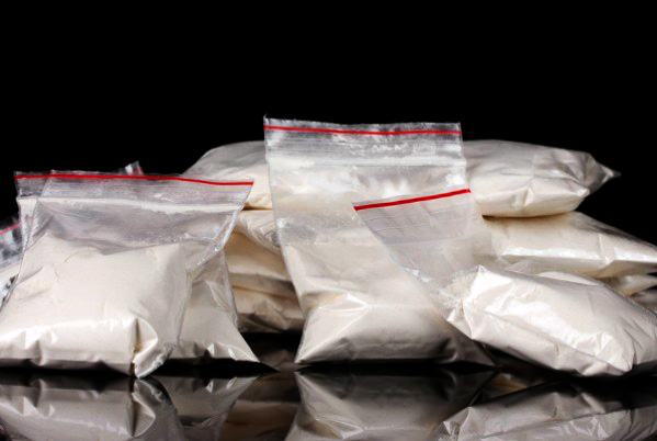 Durrës, “Miks” bllokon 1 kg drogë të pastër, prangos 5 persona midis tyre edhe një femër