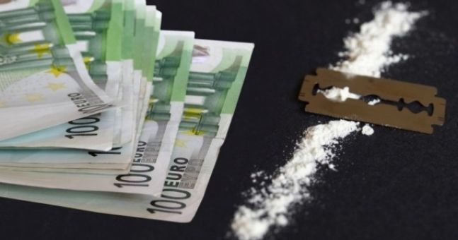 Itali, arrestohet shqiptari,iu gjetën kokainë dhe euro në banesë