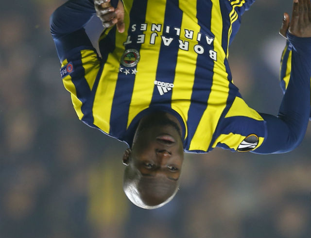 VIDEO/ Turqi, shënoi sërish gol me roveshatë, e kthejnë me kokën poshtë