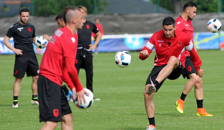 Kombëtarja zhvillon stërvitjen e fundit në Perros Guirec