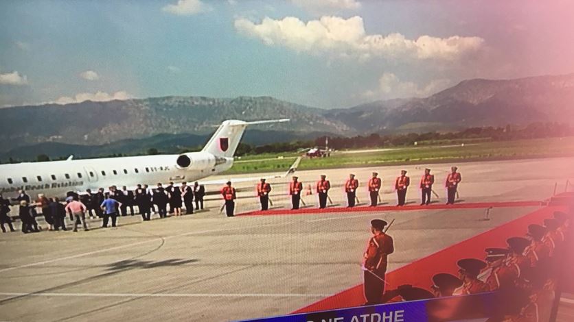 Mbërrin në Rinas Kombëtarja  Shqiptare