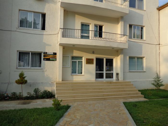 Hidhet në erë makina e inxhinieres së bashkisë në Pogradec