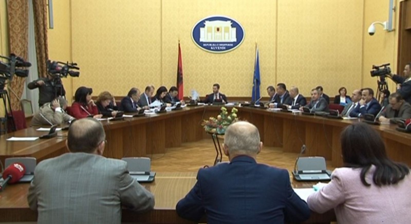 Qeveria kërkon të marrë 200 milionë euro borxh, opozita kundër