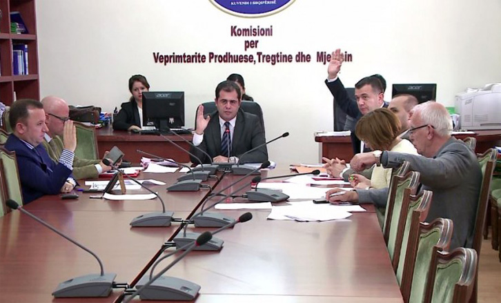 Dekriminalizimi, zyrtarët e zgjedhur e të emëruar që ju ndërpritet mandati