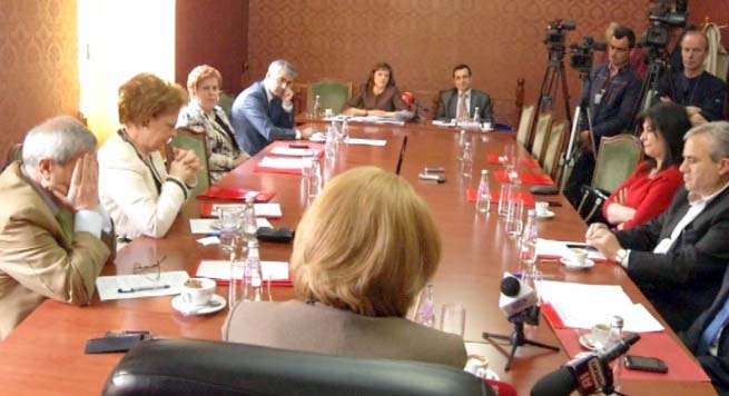 Arta Dade i jep të drejtë Presidentit për ligjin e Shërbimit të Jashtëm