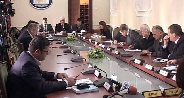 Qeveria heq të drejtën e rikthimit në punë kur fiton gjyqin