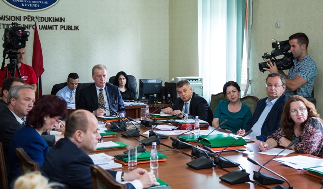 PD, llogari qeverisë për dhunën ndaj gazetarëve