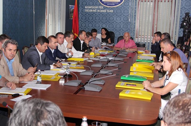 DEBATET/ Grabitja në Rinas, PD e LSI: Siguria në aeroport zero! PS: Policia nuk ka faj!