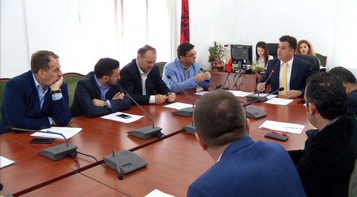 PËRGJIMI/ Opozita thërret nesër për raportim në komisionin e Sigurisë drejtuesit e institucioneve ligjzbatuese