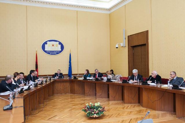 Shtyhet Reforma në Drejtësi, mazhoranca hap prapa