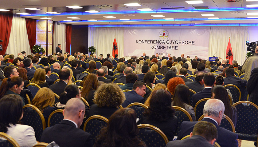 Dy ish ministra dhe 4 ekspertë nisin reformën