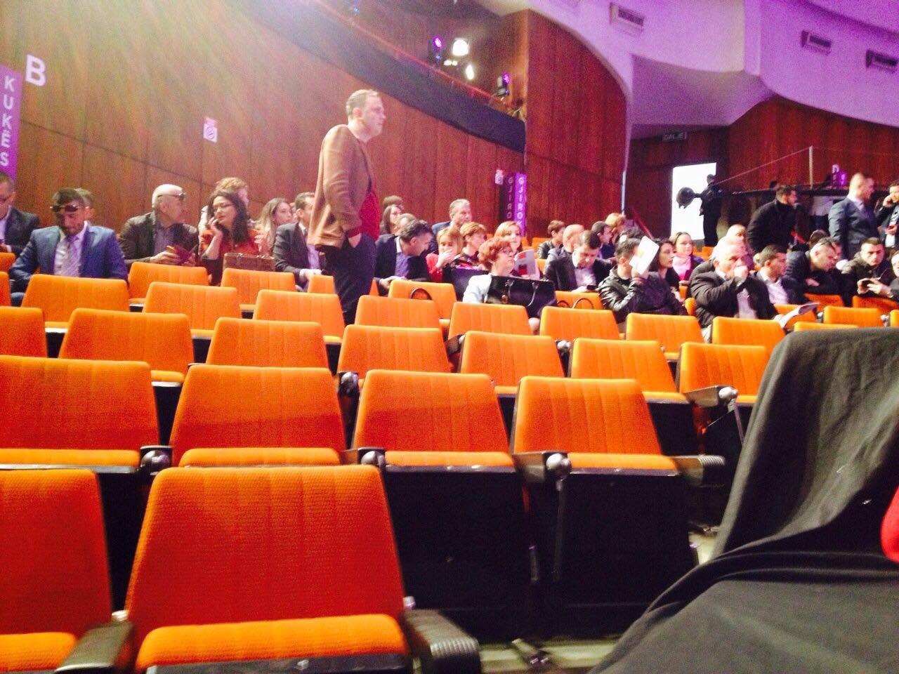 Meta përshëndet Kongresin, nuk përmend emrin e Ramës