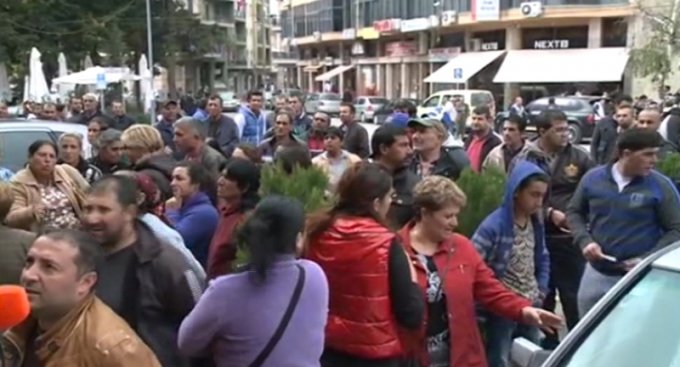 Korçë, tregtarët ambulantë në protestë kundër taksave të larta