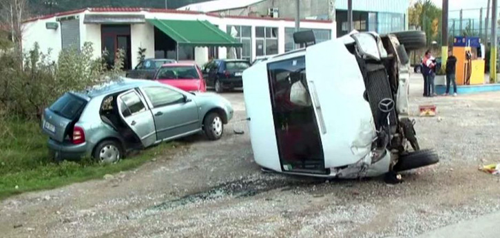 EMRAT/ Aksidenti me dy gardianë të vdekur, arrestohen dy drejtuesit e mjeteve