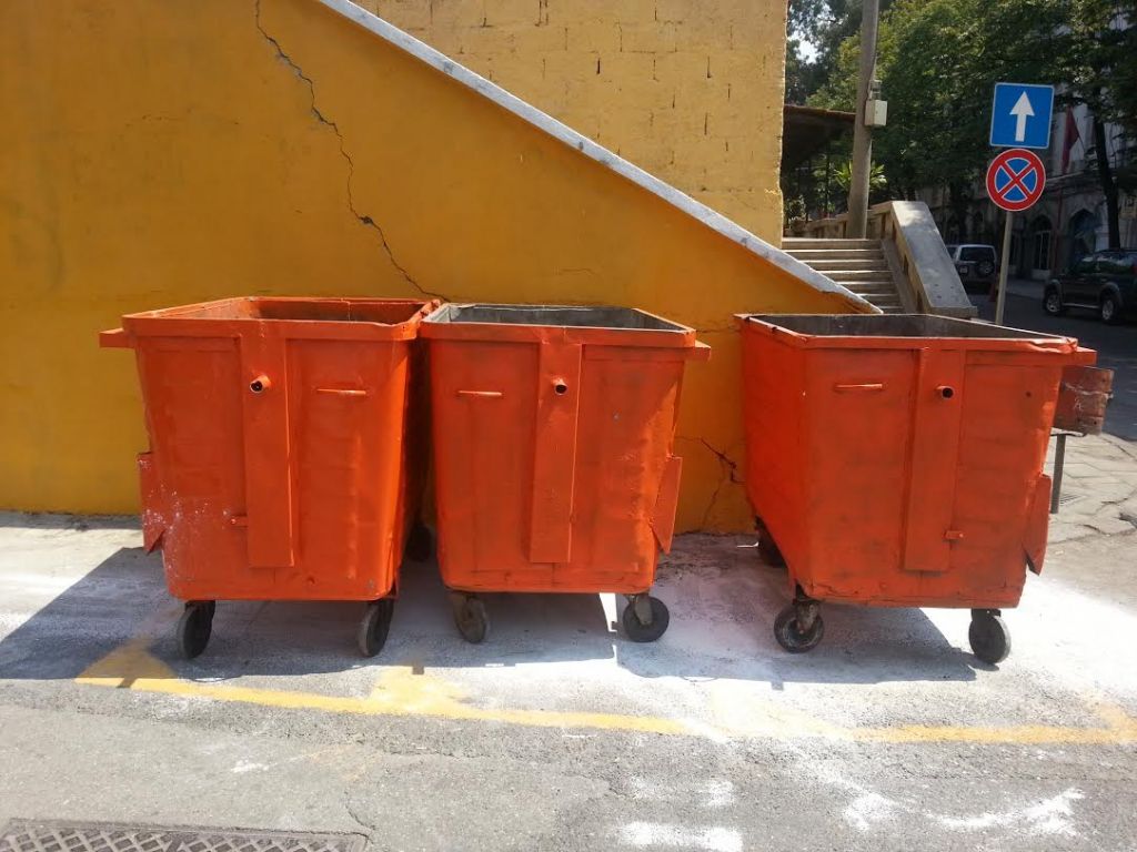 Skandal me tenderat e pastrimit në Tiranë e Kavajë