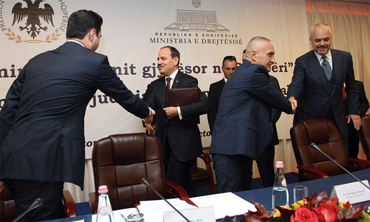 Nishani: Rama dhe Basha të ulen në tryezë me vullnetin për kompromis