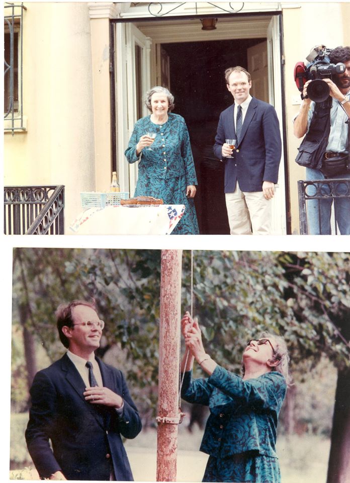 FOTOLAJM/Kush ishte gruaja që ngriti flamurin amerikan pas 45 vitesh