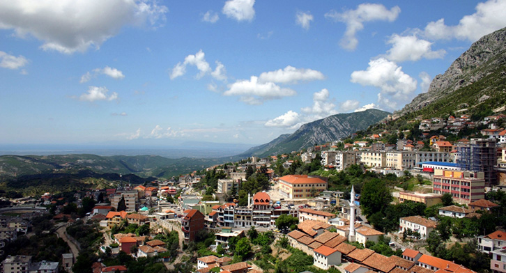 Gjysma e Krujës 24 orë pa drita, ironizojnë banorët: A do të futet OSHEE në burg