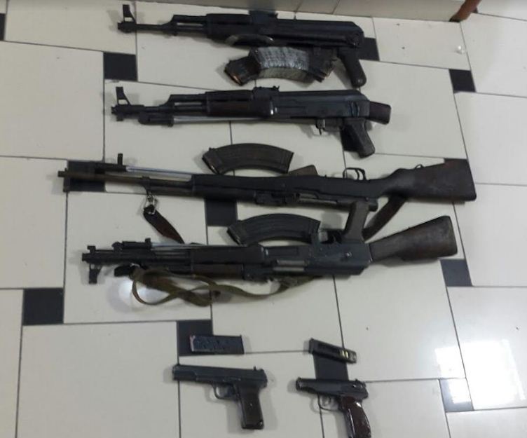 EMRA&FOTO/ 11 te arrestuarit e drogës së Krujës