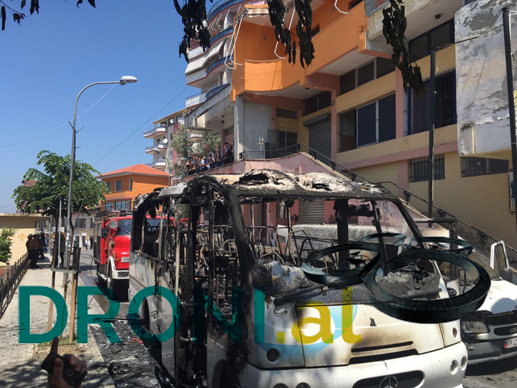 Djegia e autobusit në Krujë, ndalohet shoferi