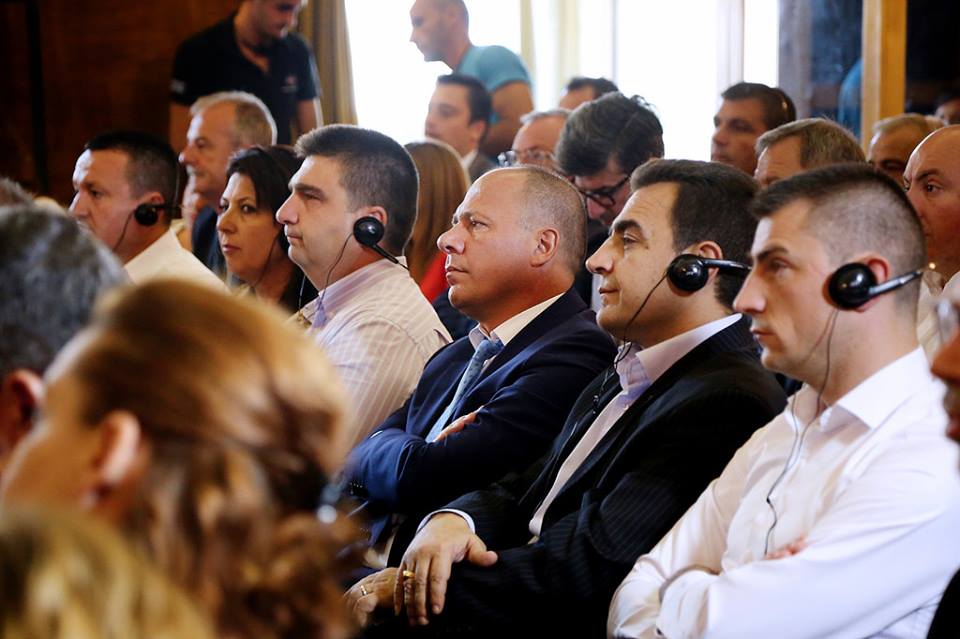 Qeveria kufizon mandatin e kryetarit të bashkisë