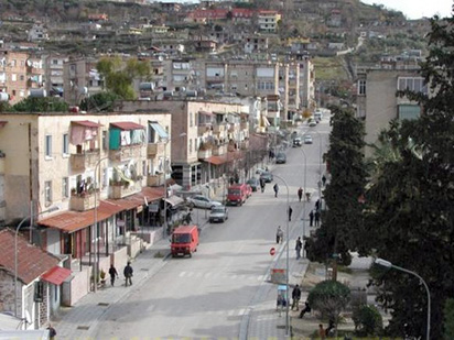 I mohuan dashurinë, vret të dashurën, i plagos edhe vëllanë