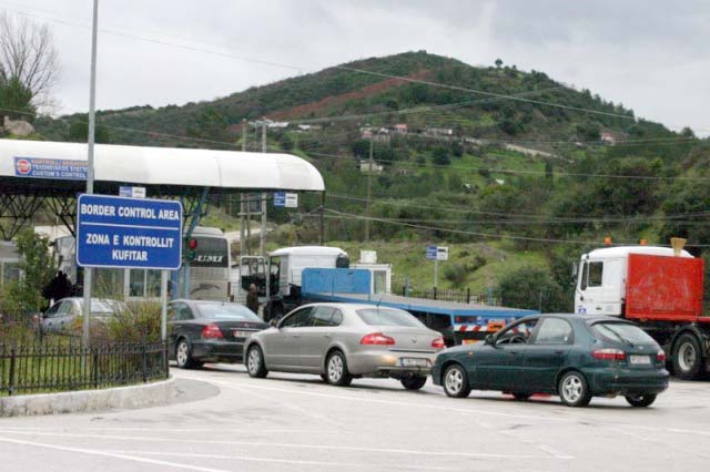 Kërkohej prej 5 vjetësh, ekstradohet nga Greqia i akuzuari për trafik droge