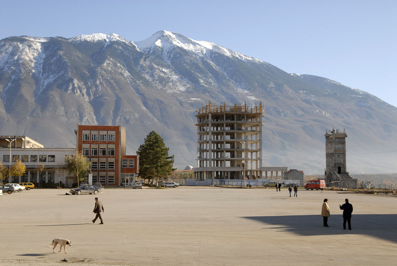 Ulen temperaturat, në Kukës bie bora e parë