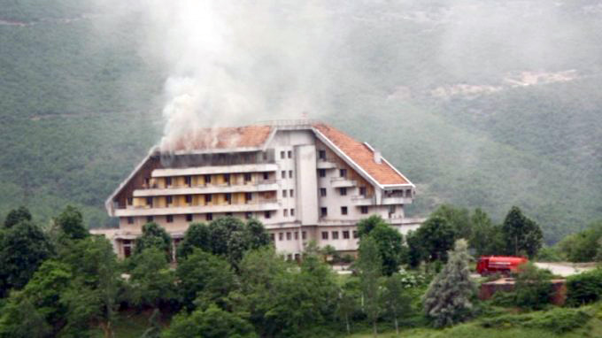 Kukës, ish-turizmi përfshihet nga flakët