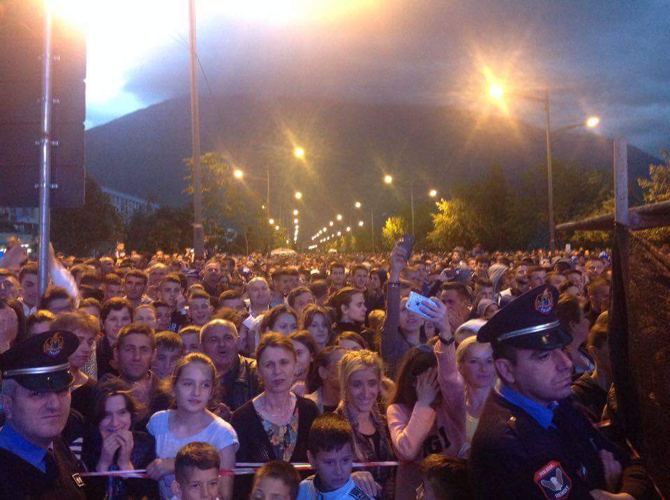 Kukësi në delir, festë me limuzina për Kupën