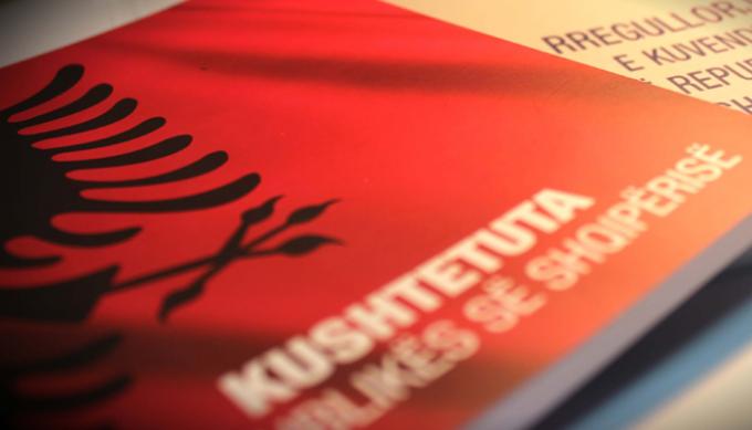 ABSURDI/ Në amendimet kushtetuese, Shqipëria është anëtare e BE