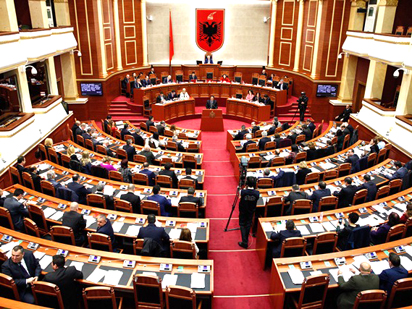 Nis me debate diskutimi për arrestimin e deputetëve Doshi e Frroku