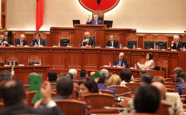 Meta lajmëron seancë të jashtëzakonshme të Parlamentit, ja pse