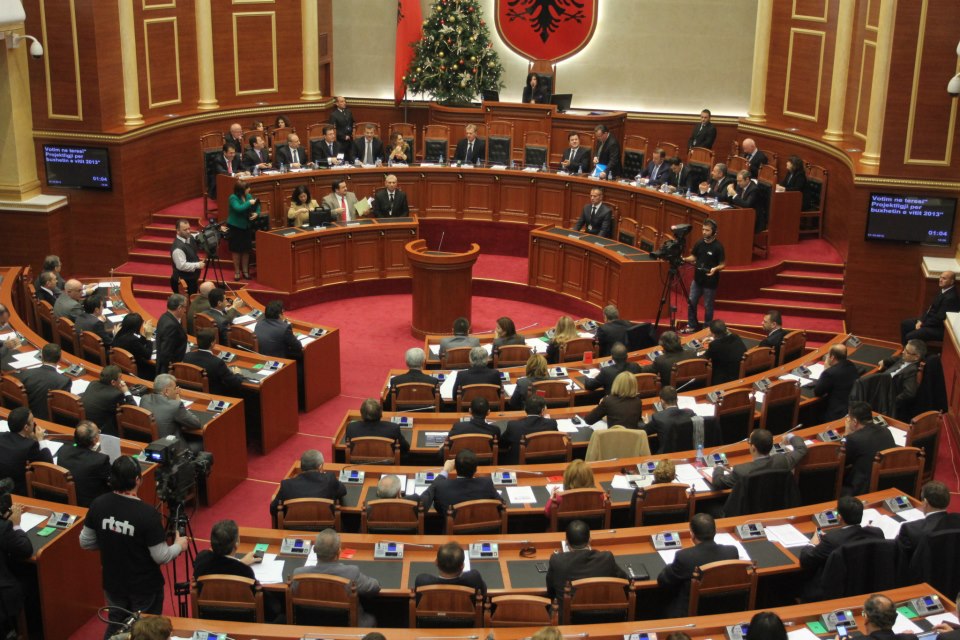 EMRAT/ Prokuroria i dërgon EUROPOL-it shenjat e gishtave të katër deputetëve