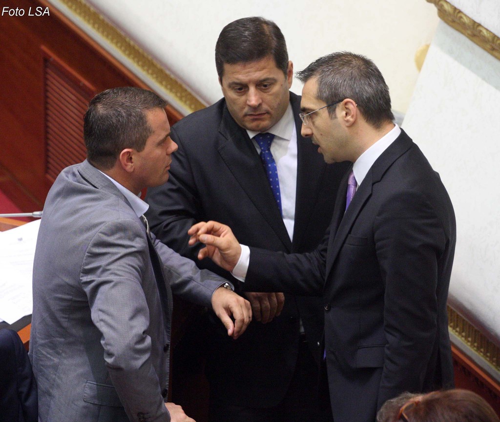 PËRGJAKJA NË LAÇ/ “Deputetët Sterkaj dhe Ndreu po manipulojnë provat”