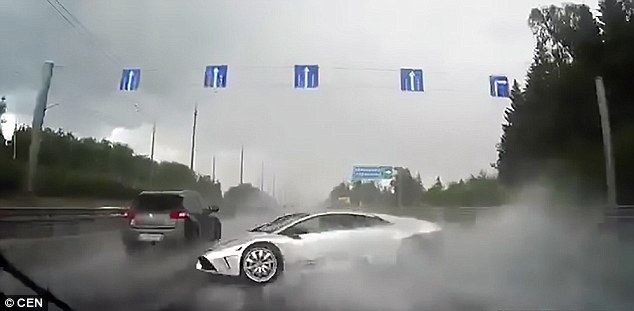 VIDEO/ Lamborghini 180 mijë paundsh shkatërrohet për 6 sekonda