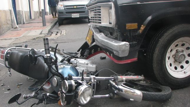 Shkodër, motori përplaset me maunen, dy persona përfundojnë rëndë në spital