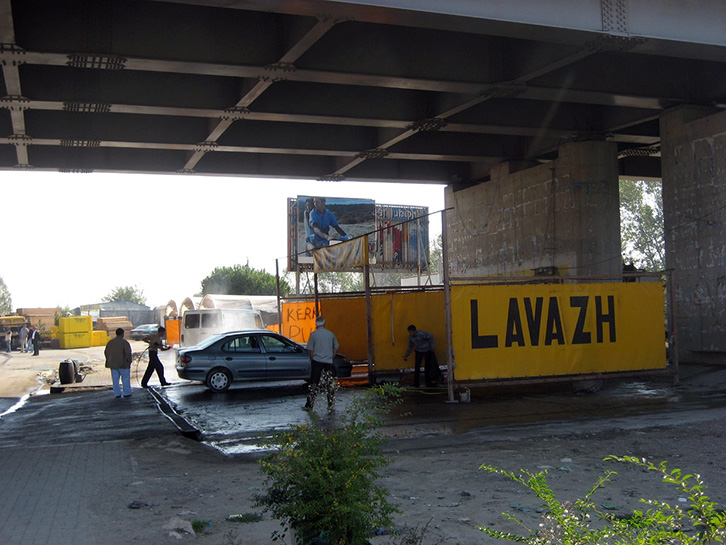 Bie në kontakt me energjinë elektrike, vdes në lavazh 45-vjeçari