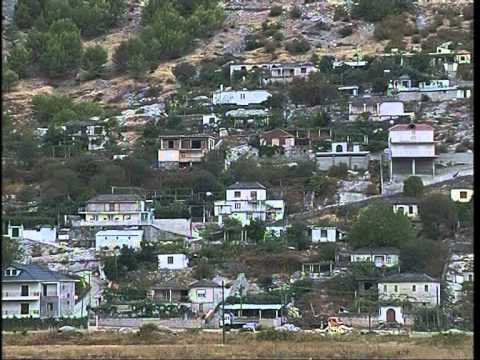 Lazarat, ja 21 emrat e bandes të zjarrit. Policia: Dorezohuni ose vriteni