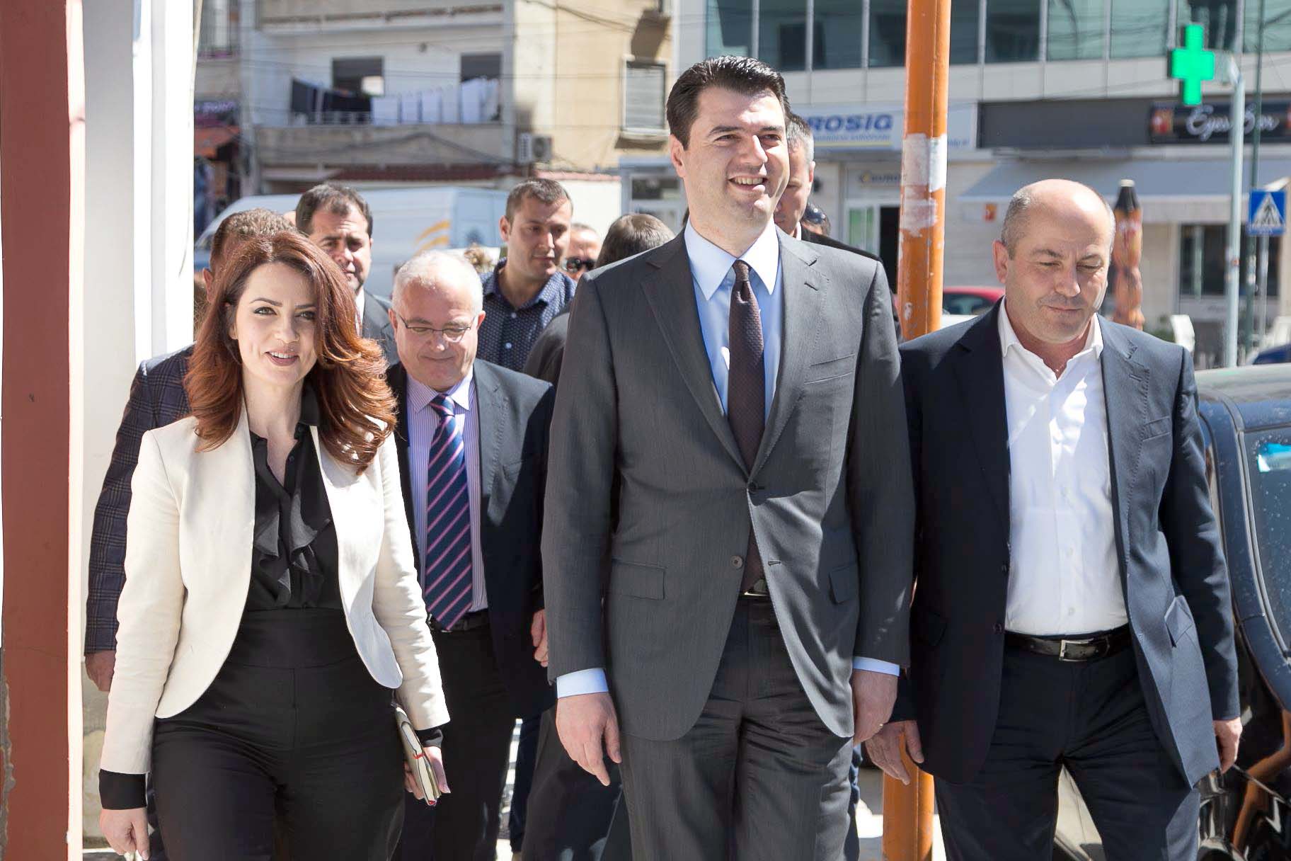 Lulzim Basha zyrtarizon: Grida Duma kandidatura e opozitës për bashkinë e Durrësit