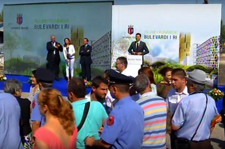 VIDEO/ Të vërtetat e Bulevardit të Ri të Tiranës, çmontohet shfaqja e sotme e qeverisë
