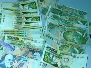 Në hetim 2 vajza 15-vjeçare, i dhanë lekë false kamarierëve në Pogradec