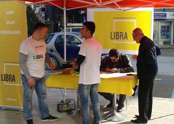 Blushi ngre tendat në Vlorë dhe Tiranë