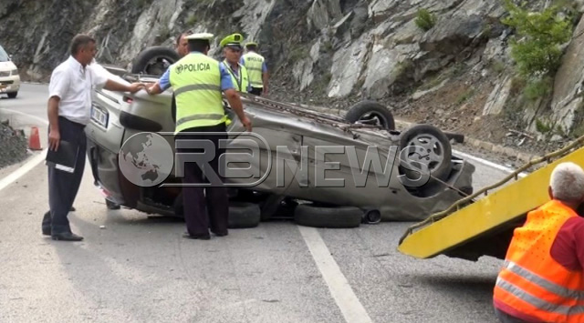 Makina përmbyset në aksin Elbasan – Librazhd, plagosen tre persona