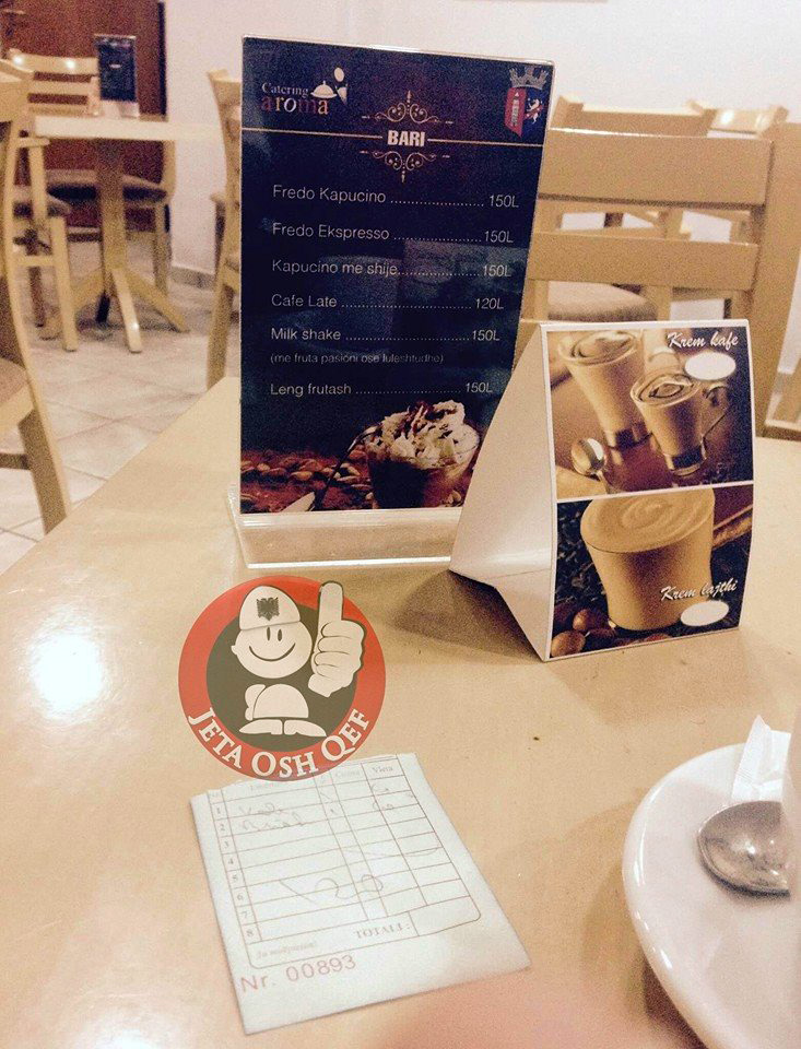 FOTO LAJM/ Në lokalin e bashkisë së Tiranës nuk japin kupon tatimor