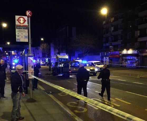 Londër, një makinë tjetër sulmon këmbësorë, plagos tre prej tyre